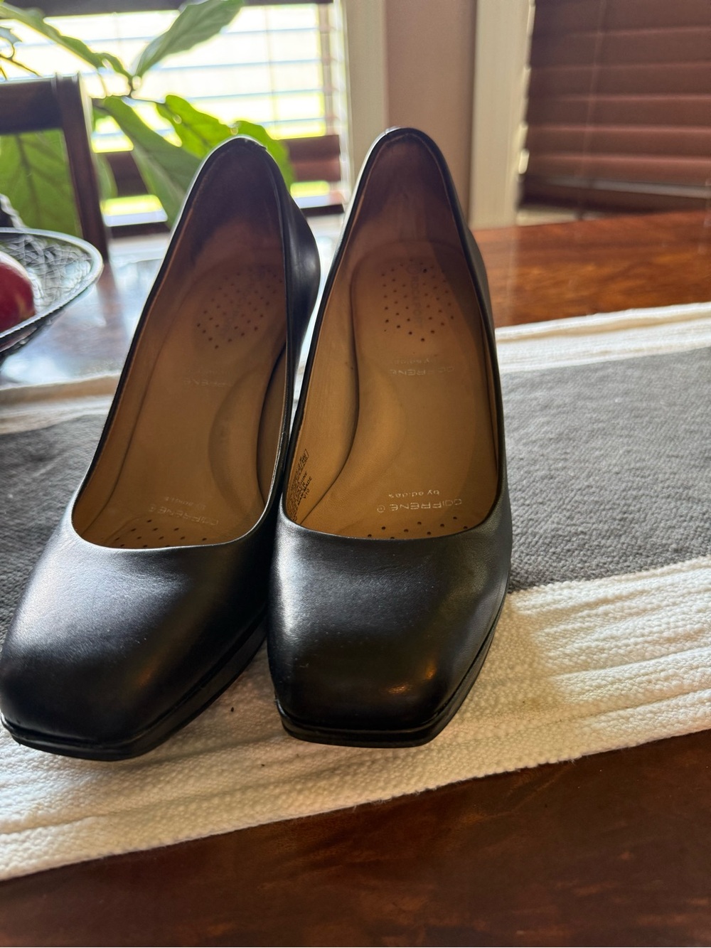 Rockport Black Leather Women's Heels - Rounded Square Toe